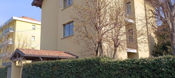Apartamento de 4 dormitorios en Gerenzano, Italy No. 361286 25