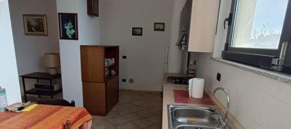 Apartamento de 4 dormitorios en Gerenzano, Italy No. 361286 4