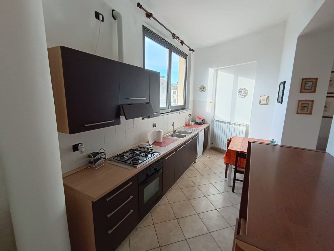 Apartamento de 4 dormitorios en Gerenzano, Italy No. 361286