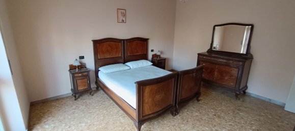 Apartamento de 4 dormitorios en Gerenzano, Italy No. 361286 12
