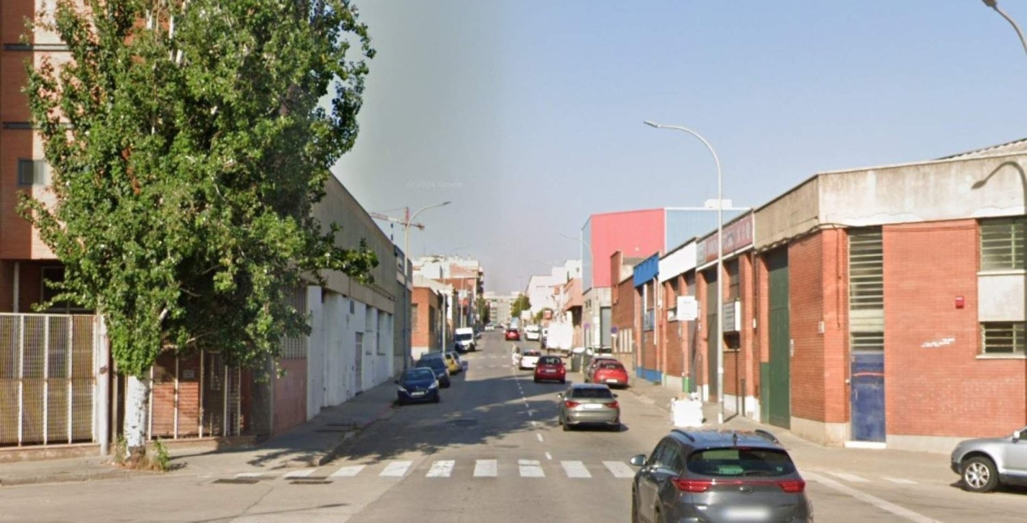 Almacén en Sabadell, Spain 680 m² No. 162256