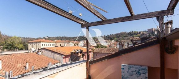 4 bedrooms Apartment in Verona, Italy No. 59370 6