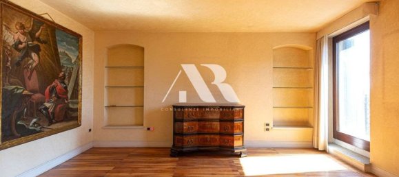 4 bedrooms Apartment in Verona, Italy No. 59370 21