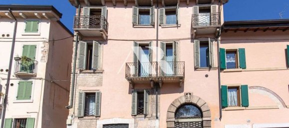 4 bedrooms Apartment in Verona, Italy No. 59370 7