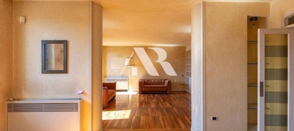 4 bedrooms Apartment in Verona, Italy No. 59370 12