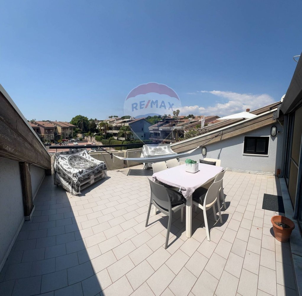 Dúplex de 6 dormitorios en Catania, Italy No. 376459