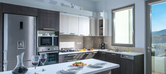 Недвижимость с 4 спальнями в Ираклион, Греция № 3766 4