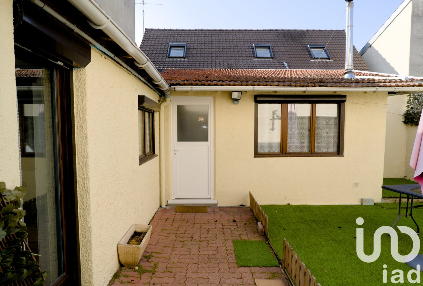 4غرفة منزل في Reims, France رقم 153170