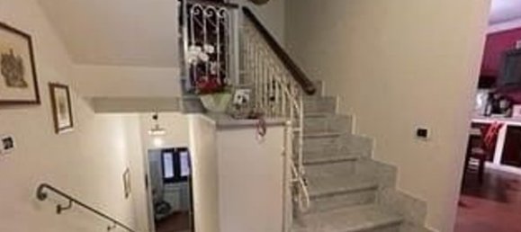 6 rooms Duplex in Carrara, Italy No. 193019 4