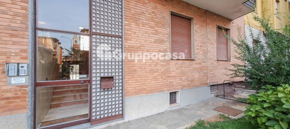 3 rooms Apartment in Magenta, Italy No. 331528 2