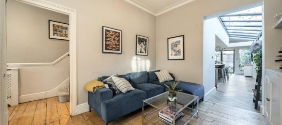 3 bedrooms House in London, United Kingdom No. 12745 7