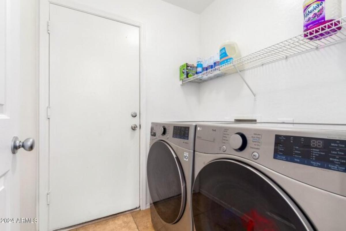 3 bedrooms House in Youngtown, USA No. 405934