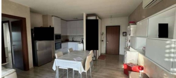 Apartamento de 3 divisões em Cardano al Campo, Italy N.º 5377 10