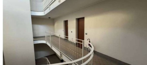 Apartamento de 3 divisões em Cardano al Campo, Italy N.º 5377 6