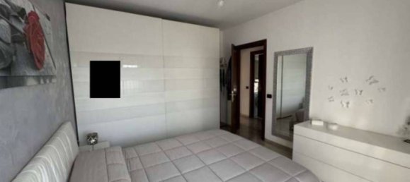 Apartamento de 3 divisões em Cardano al Campo, Italy N.º 5377 8