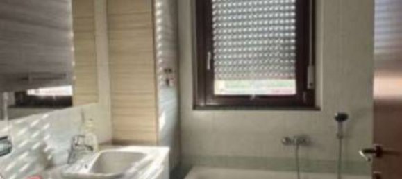 Apartamento de 3 divisões em Cardano al Campo, Italy N.º 5377 14