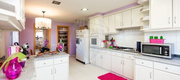 5 bedrooms House in Leiria, Portugal No. 179981 3