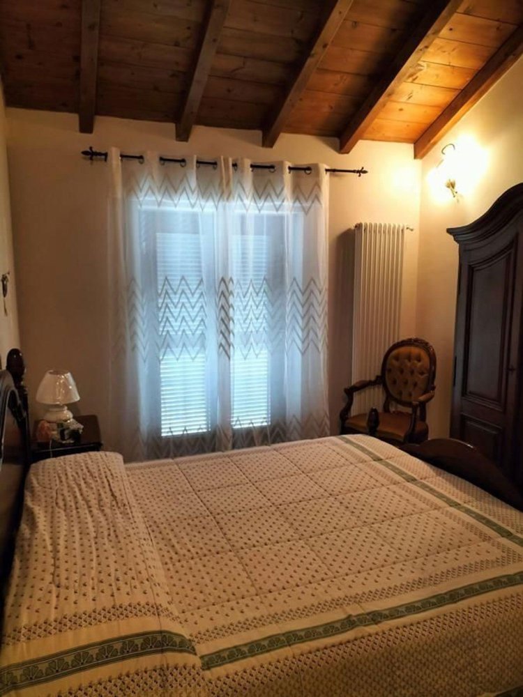 Casa de 5 habitaciónes en Quattordio, Italy No. 113181