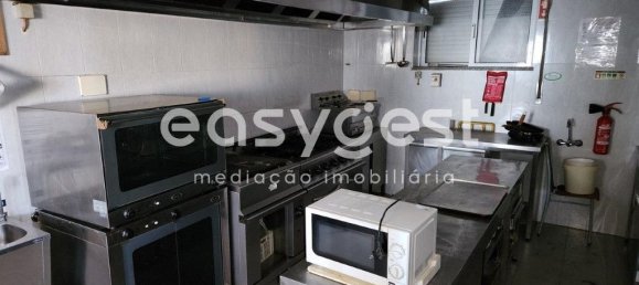 169m² Commercial property in Arganil, Portugal No. 187571 11