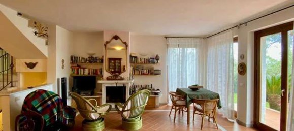 6 rooms House in Luni, Italy No. 36988 3