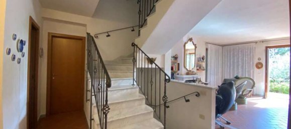 6 rooms House in Luni, Italy No. 36988 4