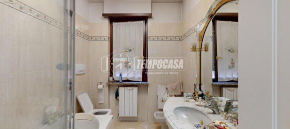 7 rooms Apartment in Vinovo, Italy No. 173401 11
