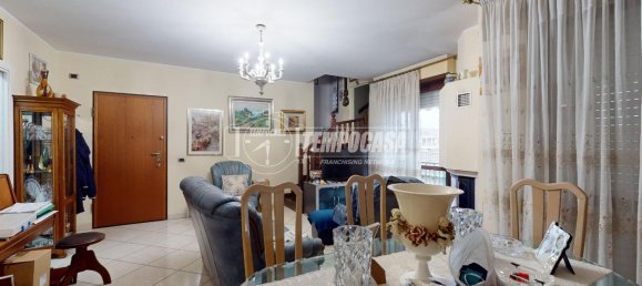 7 rooms Apartment in Vinovo, Italy No. 173401 6