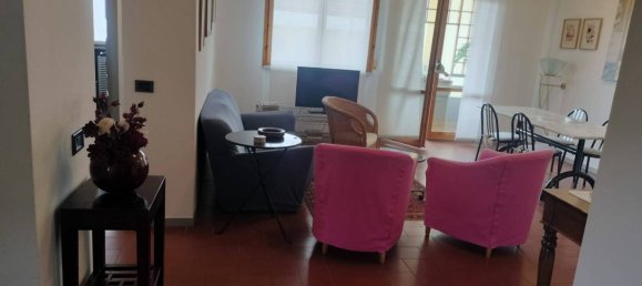 2 bedrooms Apartment in Massa, Italy No. 281039 2