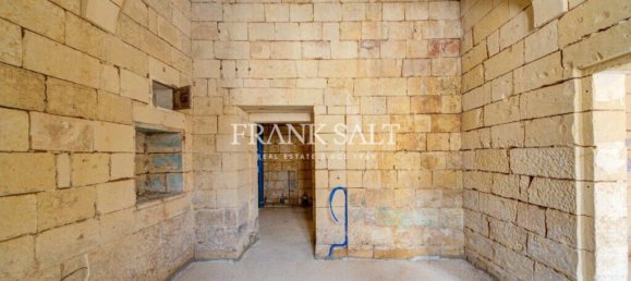 5 bedrooms Hotel in Qrendi, Malta No. 2636 6