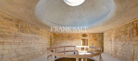 5 bedrooms Hotel in Qrendi, Malta No. 2636 10