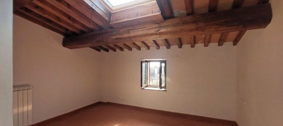 3 rooms Apartment in Marliana, Italy No. 37889 4