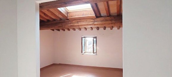 3 rooms Apartment in Marliana, Italy No. 37889 6