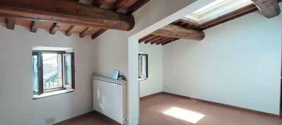 3 rooms Apartment in Marliana, Italy No. 37889 5