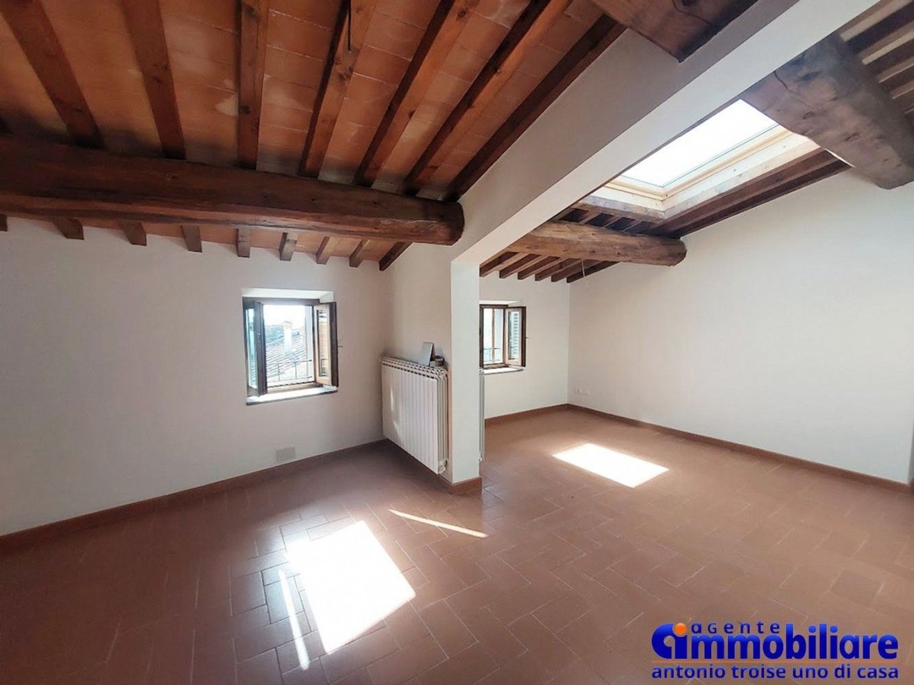 3 rooms Apartment in Marliana, Italy No. 37889