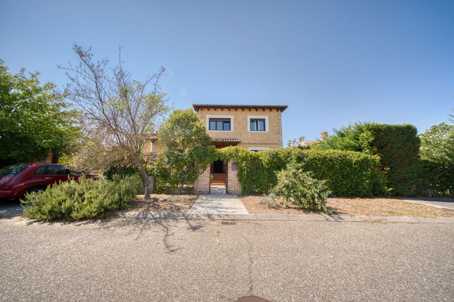 5 bedrooms House in Boecillo, Spain No. 227601