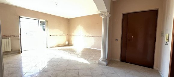5 rooms Apartment in Pozzuoli, Italy No. 146645 3