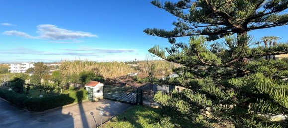 5 rooms Apartment in Pozzuoli, Italy No. 146645 10