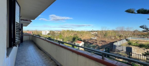 5 rooms Apartment in Pozzuoli, Italy No. 146645 8