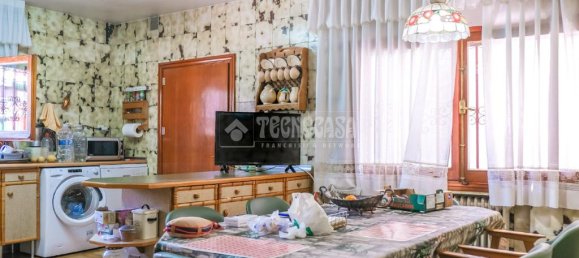 5 rooms House in Madrid, Spain No. 163415 5