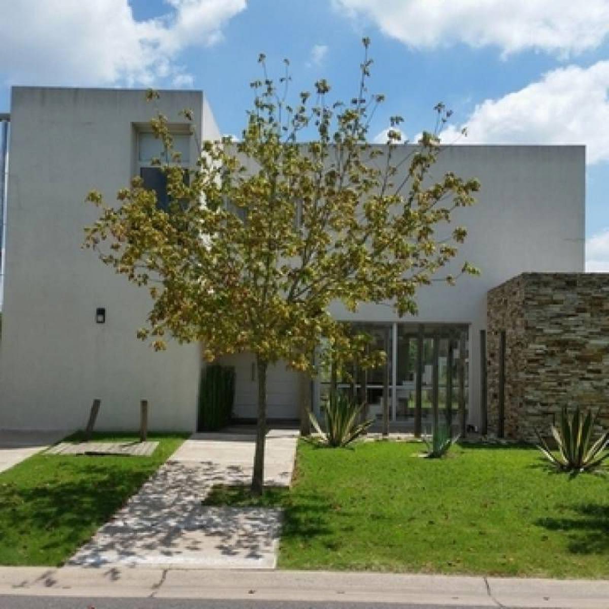 3 bedrooms House in Tigre, Argentina No. 1222