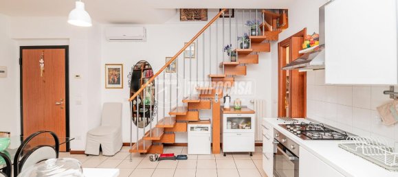 Apartamento de 3 habitaciónes en Peschiera Borromeo, Italy No. 32968 2