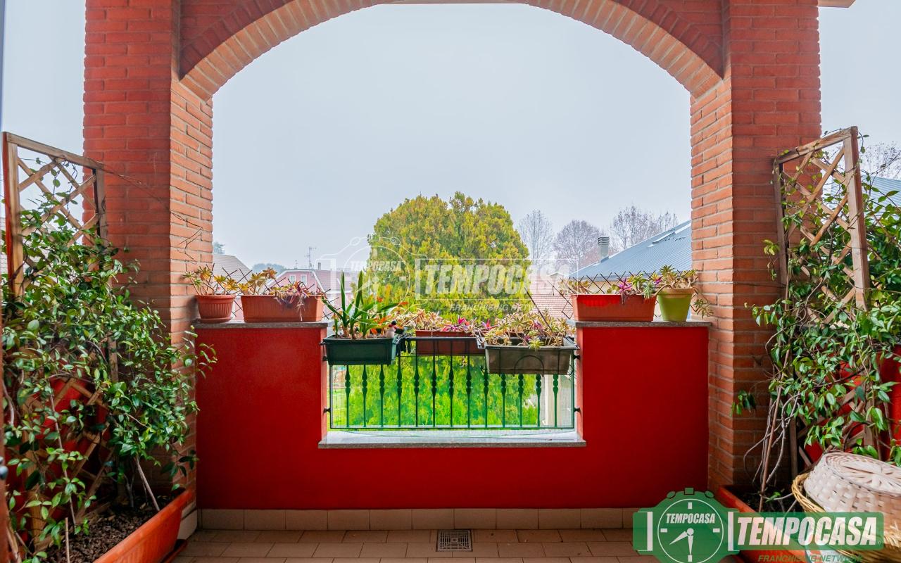 Apartamento de 3 habitaciónes en Peschiera Borromeo, Italy No. 32968