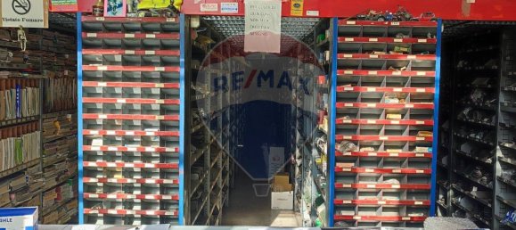 3 rooms Warehouse in Bari, Italy No. 55161 2