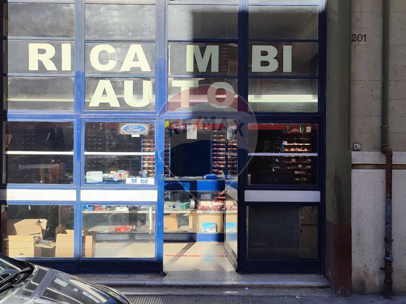 3 rooms Warehouse in Bari, Italy No. 55161