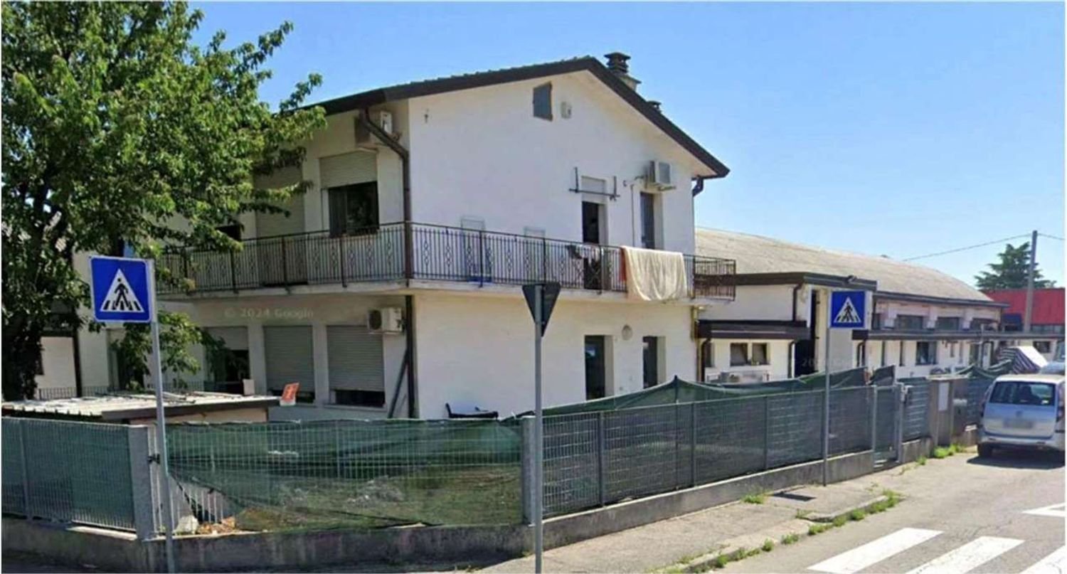 840m² Warehouse in Venice, Italy No. 55228