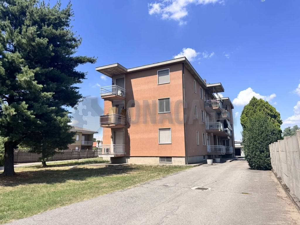 2 Schlafzimmer Wohnung in Lonate Pozzolo, Italy, Nr. 269586