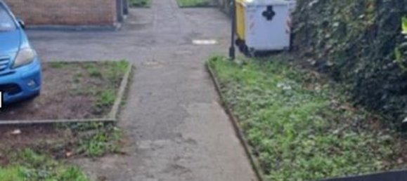 4-salle Appartement à Rho, Italy No. 212787 2