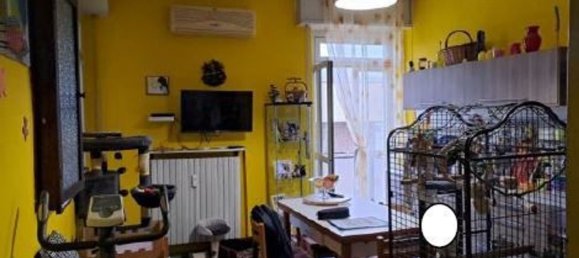 4-salle Appartement à Rho, Italy No. 212787 10