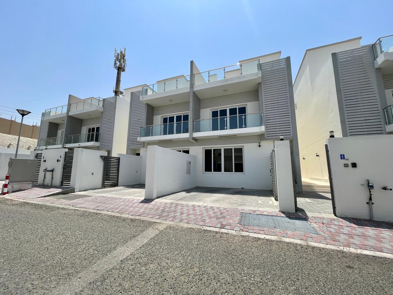 4 bedrooms Duplex in Muscat, Oman No. 1598