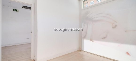 Imóvel comercial T3 em Girona, Spain N.º 161499 9